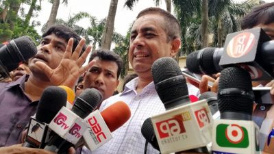 দুই সাংবাদিককে চিঠি দেয়া দুদক কর্মকর্তাকে শোকজ