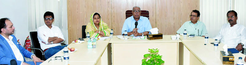 চীনের জেডটিই কর্পোরেশনের প্রতিনিধি দলের সাথে খুলনা সিটি কর্পোরেশন কর্তৃপক্ষের মতবিনিময় সভায় বক্তৃতা করেন মেয়র তালুকদার আব্দুল খালেক