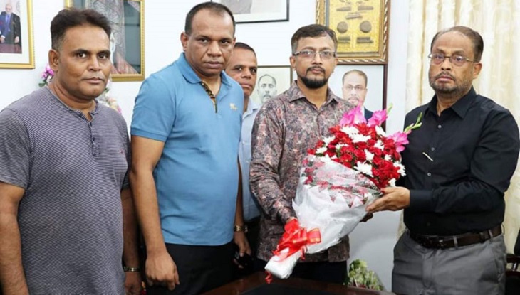 জাতীয় পার্টিতে যোগ দিলেন বিএনপির মঞ্জুর