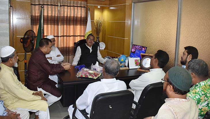 সাতক্ষীরা সদর আসনের সাংসদের সঙ্গে ব্যবসায়ীদের মতবিনিময়