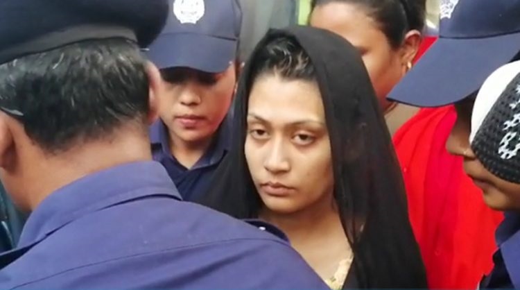 আদালতে নীরব মিন্নি, পক্ষে ছিল না কোনো আইনজীবী