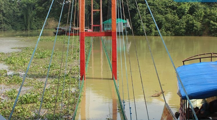 ডুবে গেছে রাঙামাটির ঝুলন্ত সেতু