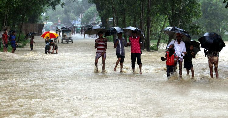 পানি উঠে বান্দরবান-চট্টগ্রাম-কক্সবাজার সড়ক যোগাযোগ বন্ধ
