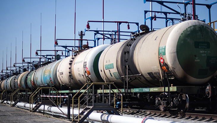 বিদ্যুতের পর এবার ভারত থেকে জ্বালানি তেল আমদানি করবে সরকার