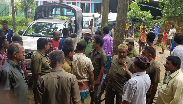 ভালুকায় বন বিভাগের লোকজনের সঙ্গে গ্রামবাসীর সংঘর্ষ, আহত ৩০