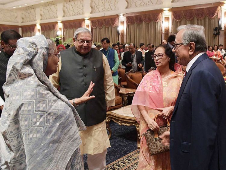 শপথ নিলেন মন্ত্রী ইমরান ও প্রতিমন্ত্রী ফজিলাতুন্নেছা