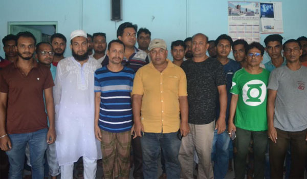 সাতক্ষীরায় প্রায় ৪ কোটি টাকা নিয়ে বিকাশ ডিস্ট্রিবিউটর উধাও : আটক তিন