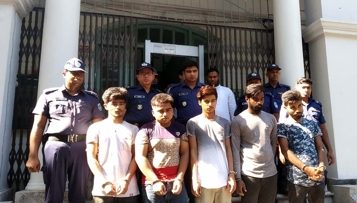 ঝিকরগাছার নুরজামাল ওরফে ছোটবাবুর শরীরের ২৪ জায়াগায় ছুরিকাঘাত করে হত্যা