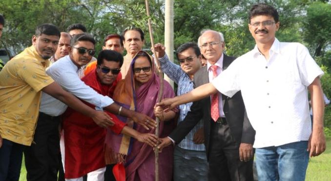 নর্থ ওয়েস্টার্ন ইউনিভার্সিটিতে বৃক্ষরোপণ অনুষ্ঠান