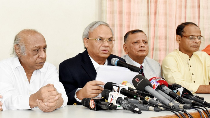 ক্ষমতা হারানোর ভয়ে খালেদা জিয়াকে মুক্তি দিচ্ছে না সরকার