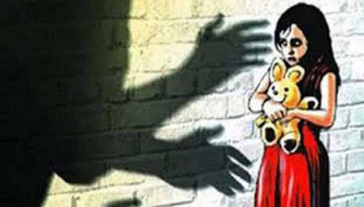 ঘরে ডেকে নিয়ে শিশুকে ধর্ষণ করল বৃদ্ধ