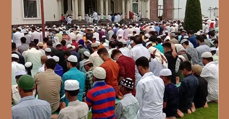বন্দুকের নলের মুখে কাশ্মীরিদের ঈদ উদযাপন