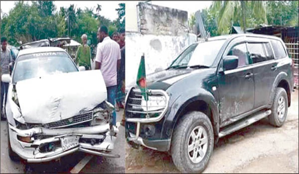 আড়ংঘাটায় সড়ক দুর্ঘটনায় অল্পের জন্য প্রাণে রক্ষা পেলেন সিটি মেয়র