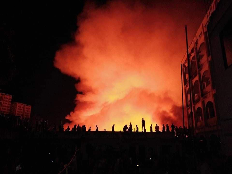 মিরপুরে ভয়াবহ আগুন, নিয়ন্ত্রণে ২০ ইউনিট