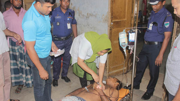 ঈগলের ধাক্কায় পুলিশ গুরুতর আহত