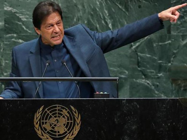 কারফিউ তুলে নিলে কাশ্মিরে রক্তগঙ্গা বইবে: ইমরান