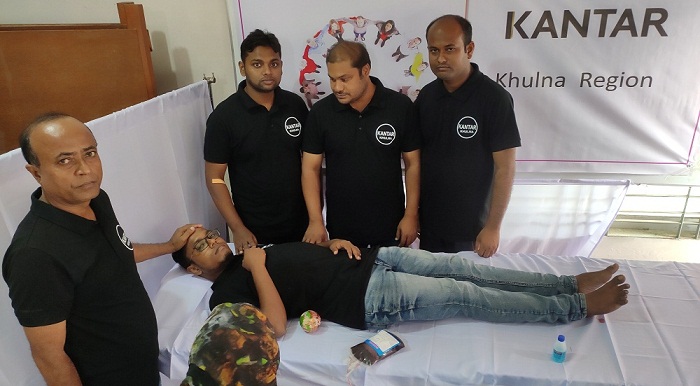 কান্তার রিসার্স সংস্থার সেচ্ছায় রক্তদান কর্মসূচী