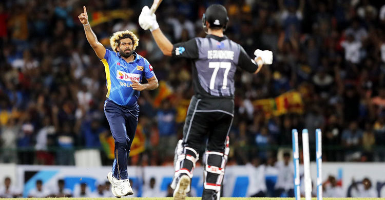 এবার টি-টোয়েন্টিতে ‘ডাবল হ্যাটট্রিক’ মালিঙ্গার