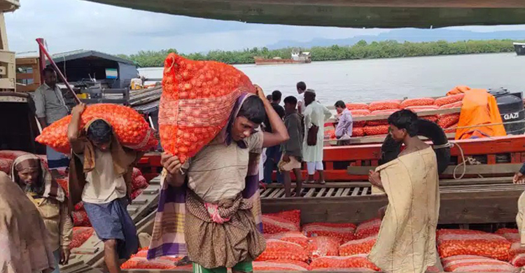 ৩৫ টাকা কেজিতে পেঁয়াজ দিচ্ছে মিয়ানমার