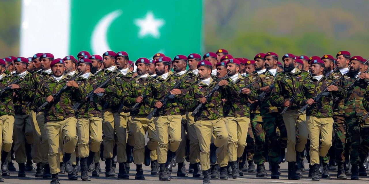 ভারত সীমান্তে নতুন করে বিপুল সংখ্যক সেনা মোতায়েন করেছে পাকিস্তান