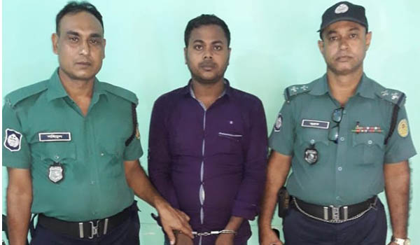 নগরীতে ব্যাটারী চালিত রিকশা বন্ধের সুযোগ নিয়ে চালকদের  ইজিবাইক প্রদানের নামে প্রতারণা : গ্রেফতার ১