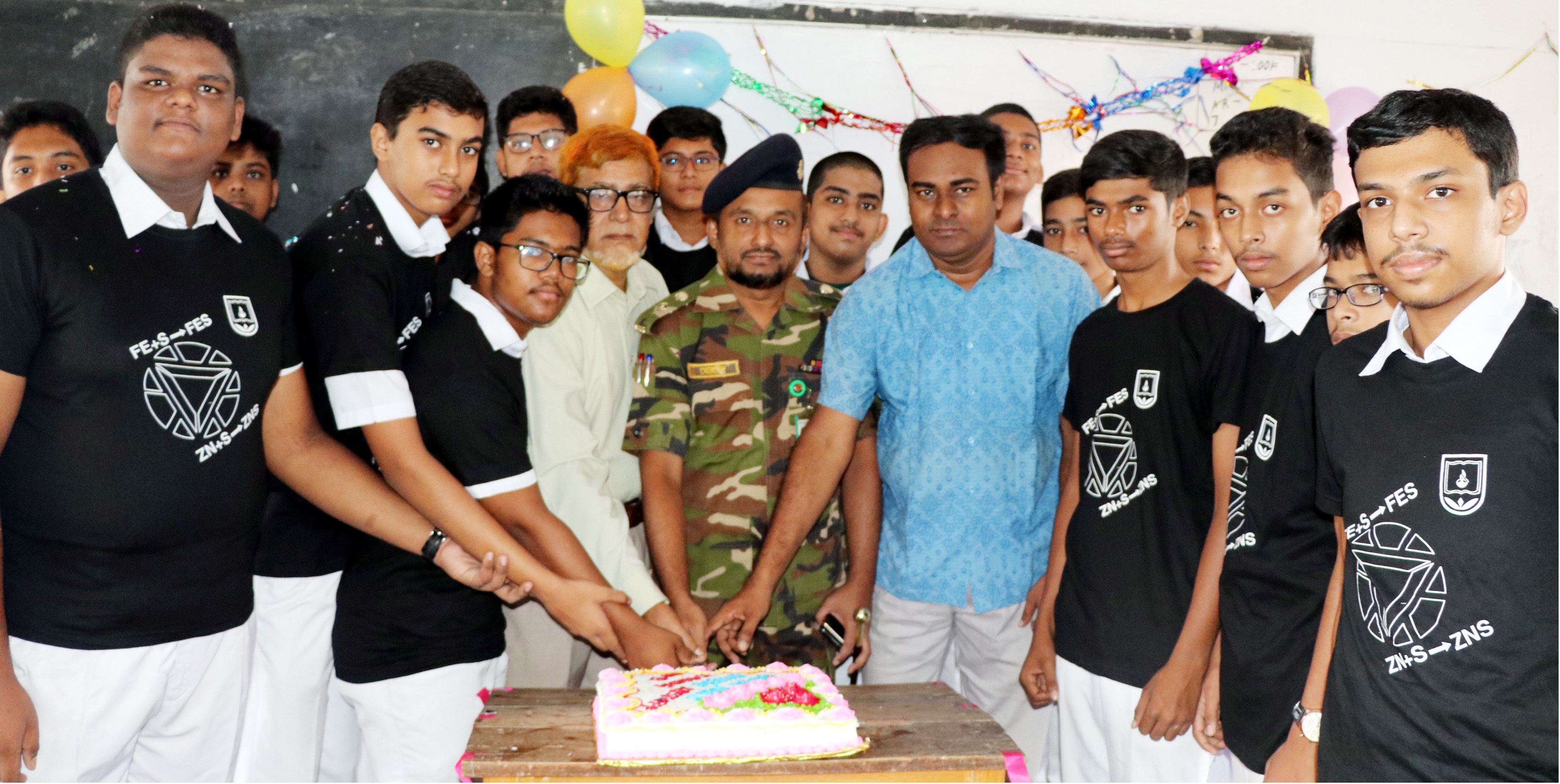 খুলনা পাবলিক কলেজে জেএসসি  পরীক্ষার্থীদের ক্লাস পার্টি