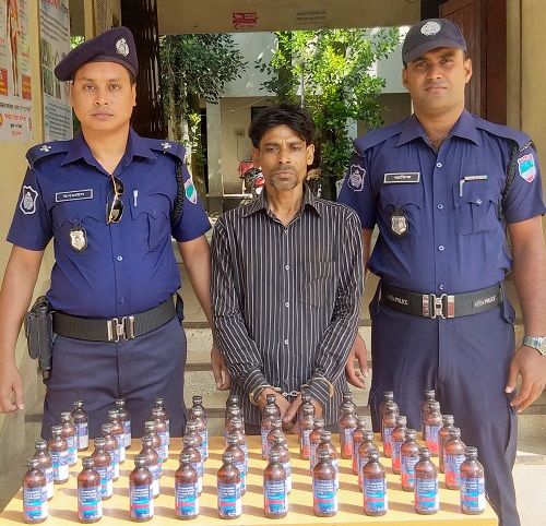 মহেশপুরে ফেনসিডিলসহ বিক্রেতা আটক