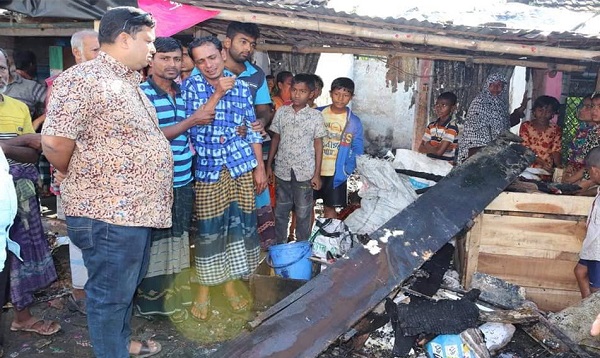 তালায় অগ্নিকান্ডে দোকান পুড়ে ভস্মীভূত, ১০ লক্ষাধিক টাকার ক্ষতি