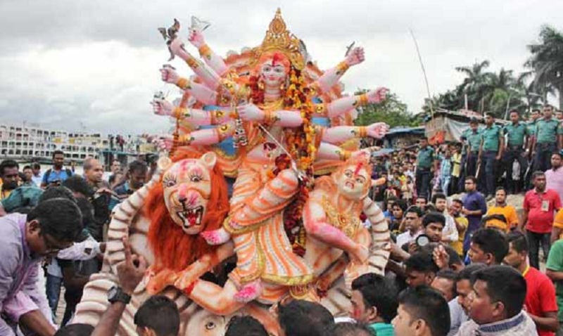 প্রতিমা বিসর্জনে শেষ হলো দুর্গোৎসব