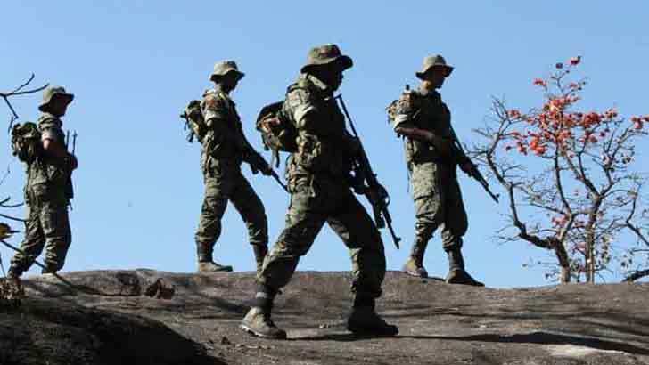 ইইউ দলের সফরের দিনেই কাশ্মীরে সেনাবাহিনীর ওপর হামলা