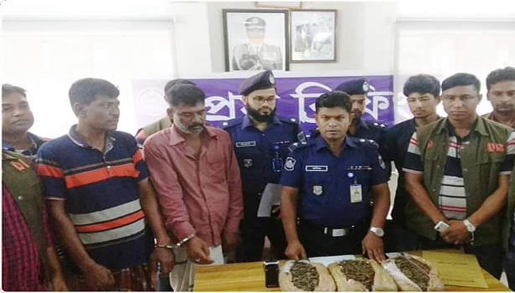 নড়াইলে দুই লাখ টাকার গাঁজাসহ আটক ২