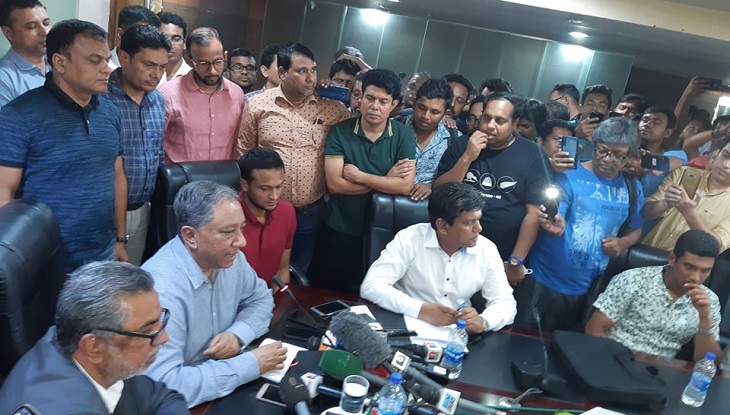 আন্দোলন স্থগিত, মাঠে ফিরছেন ক্রিকেটাররা