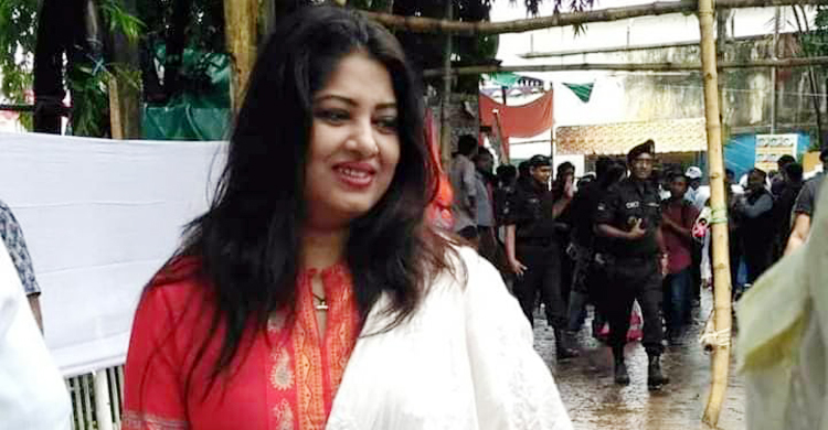 ভোট গণনা শেষ হওয়ার আগেই পাস মৌসুমী!