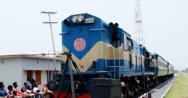 চালক ছাড়াই ট্রেন চলে গেল রাজশাহী!