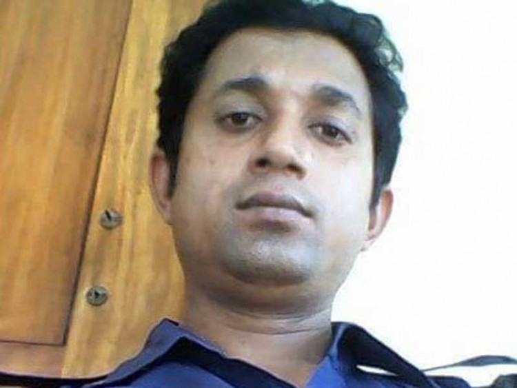 ইয়াবা কিনতে গিয়ে জনগণের পিটুনিতে আহত পুলিশ