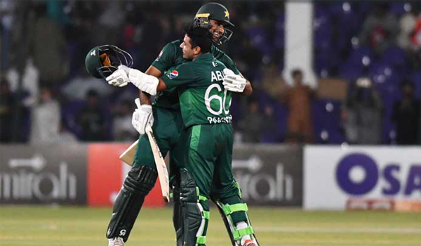 শ্রীলংকার বিপক্ষে পাকিস্তানের সিরিজ জয়