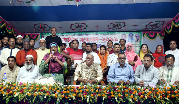 শ্রমজীবী মানুষের ভাগ্যোন্নয়নে বর্তমান সরকারের বিকল্প নেই- মন্নুজান সুফিয়ান