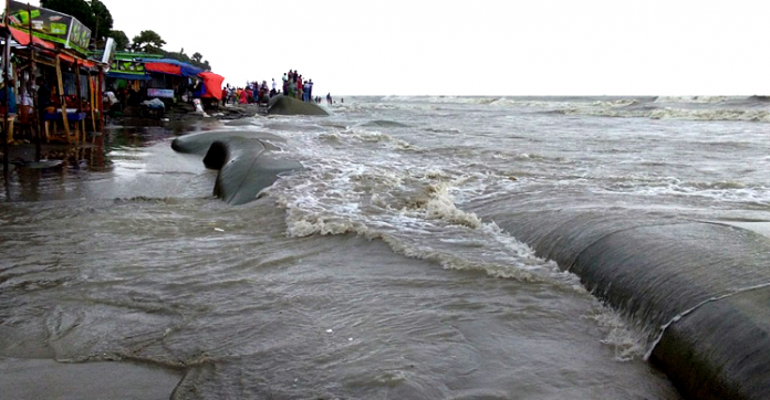 সুন্দরবনের দুবলার চরে আঘাত হেনেছে ‘বুলবুল