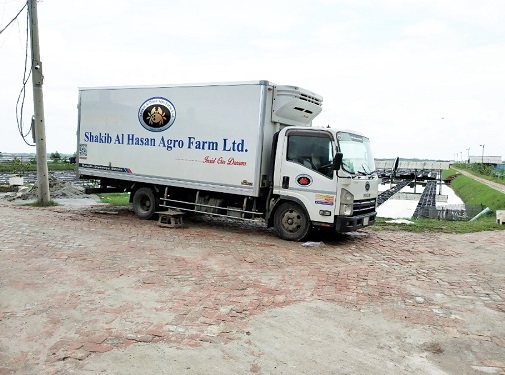 সাতক্ষীরা শ্যামনগরে সাকিব আল হাসানের কাঁকড়া খামার কেমন চলছে?