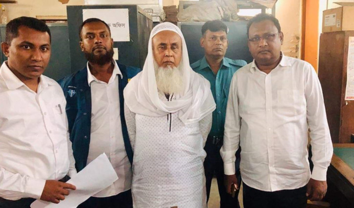 গণপূর্তের বিভাগীয় হিসাবরক্ষক গ্রেপ্তার