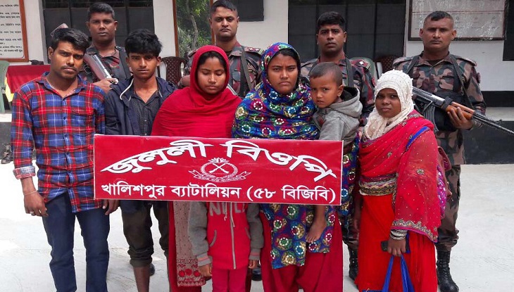 মহেশপুর সীমান্তে অবৈধ অনুপ্রবেশে আটক ৯