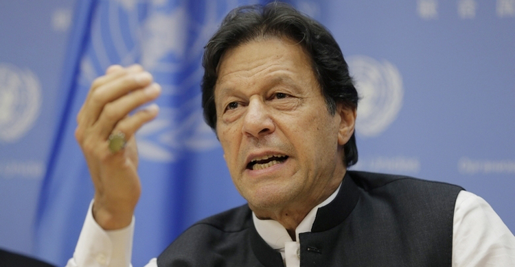 পদত্যাগের দাবিতে উত্তাল পাকিস্তান, কী করবেন ইমরান?