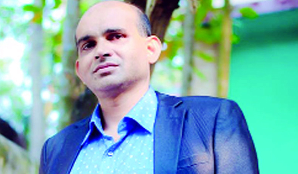 রূপসার আলোচিত ইউপি চেয়ারম্যান মিনা কামালের বাড়িতে র‌্যাবের অভিযান