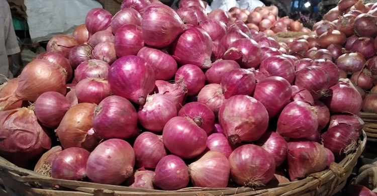 পেঁয়াজের কেজি ২৫০ টাকা