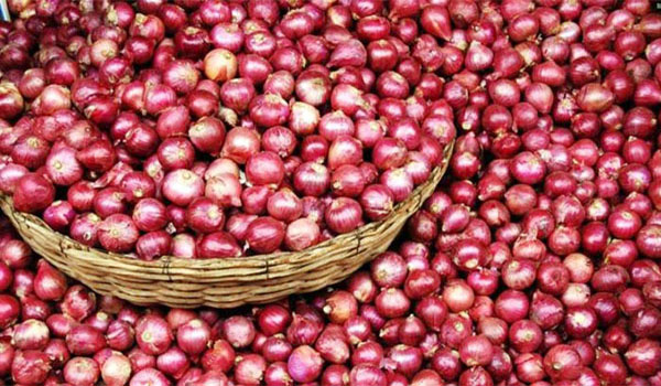 খুলনায় পেঁয়াজের ‘ডাবল সেঞ্চুরি’! সয়াবিন-চালের বাজারও অস্থির