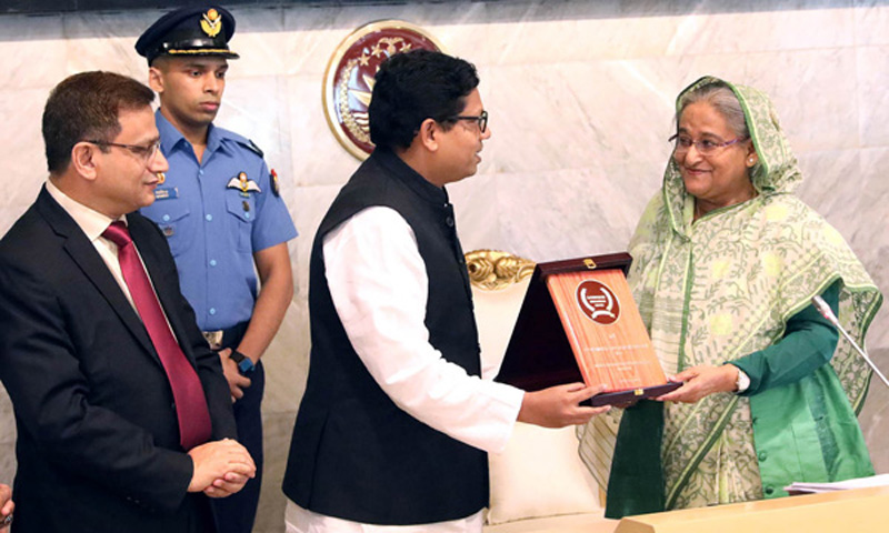 তিনটি আন্তর্জাতিক সম্মাননা গ্রহণ করলেন প্রধানমন্ত্রী