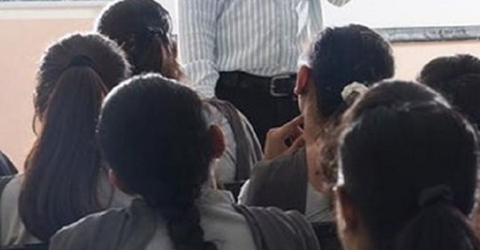 হাইস্কুলে বিনামূল্যে দেয়া হবে কনডম !