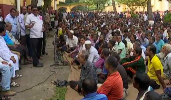 খুলনা অঞ্চলের পাটকল শ্রমিকদের শপথ গ্রহণ : আমরণ অনশন কাল