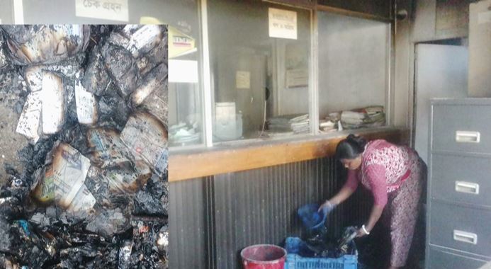 সোনালী ব্যাংক কেবল শিল্প শাখায় রহস্যজনক অগ্নিকান্ড : ঘটনা স্থল পরিদর্শনে ঊধ্বতন কর্মকর্তা