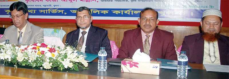 নতুন নতুন উদ্ভাবিত প্রযুক্তি কৃষকের কাছে  সহজভাবে উপস্থাপন করতে হবে